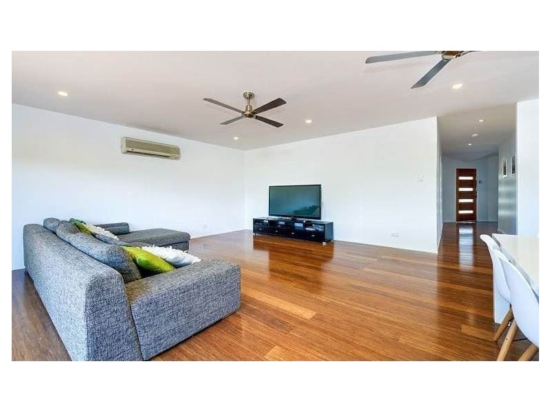 41 Deakin Avenue, Southport QLD 4215