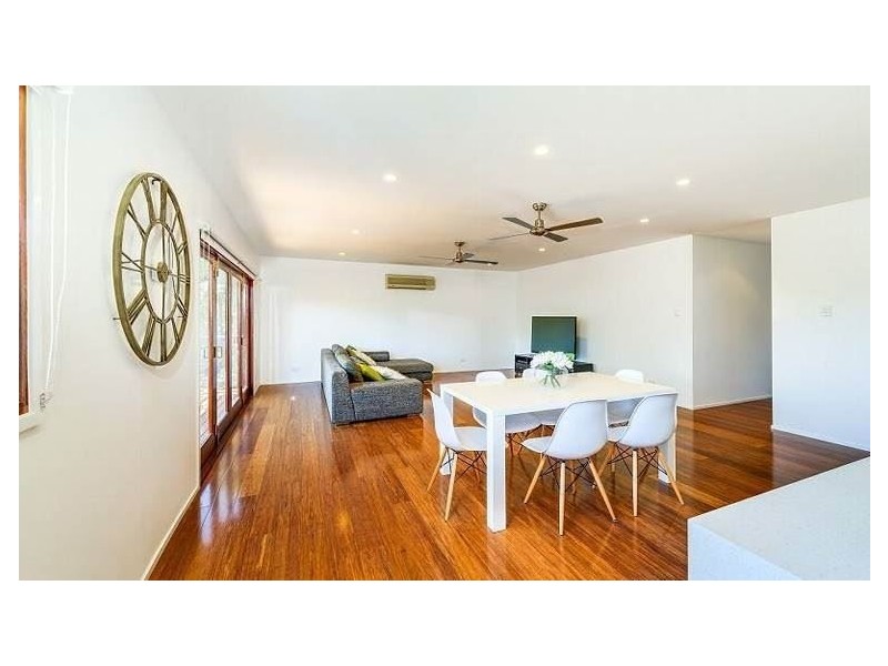 41 Deakin Avenue, Southport QLD 4215