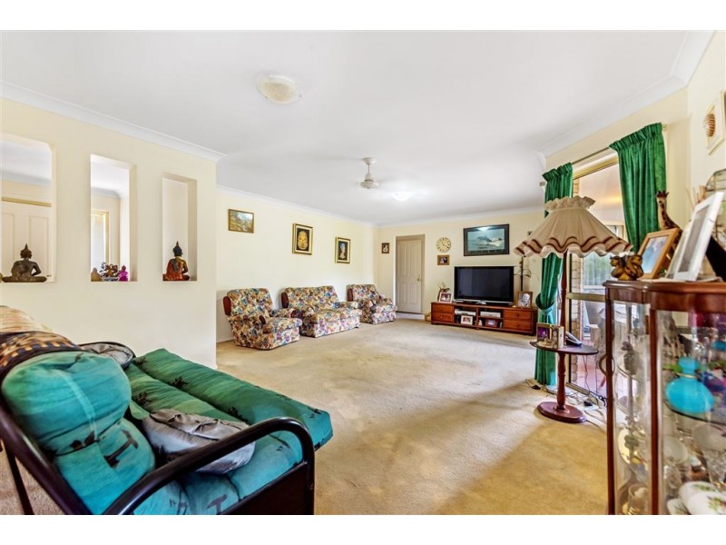 41 Manra Way, Pacific Pines QLD 4211