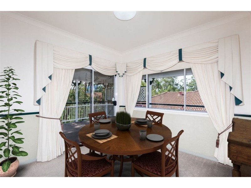 77 Tamworth Dr, Helensvale QLD 4212