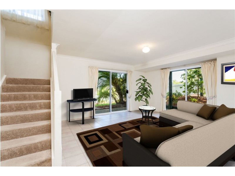 77 Tamworth Dr, Helensvale QLD 4212