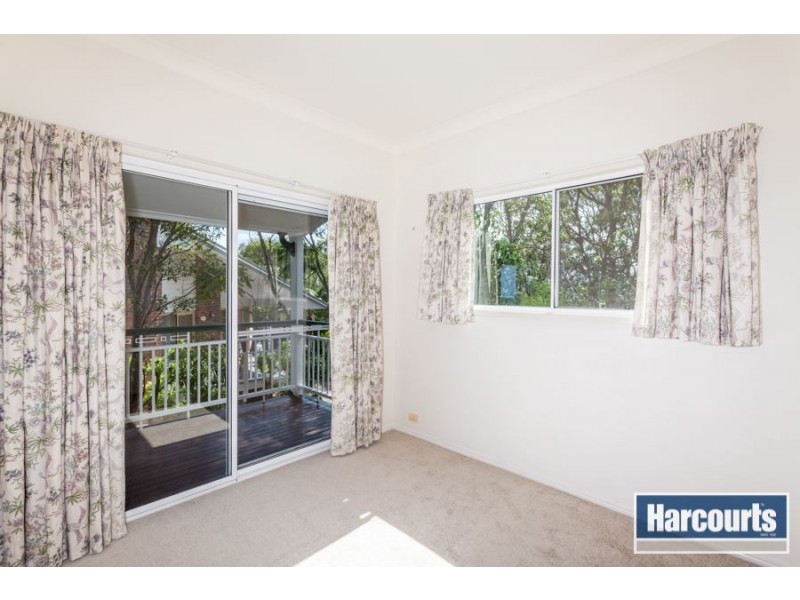 77 Tamworth Dr, Helensvale QLD 4212