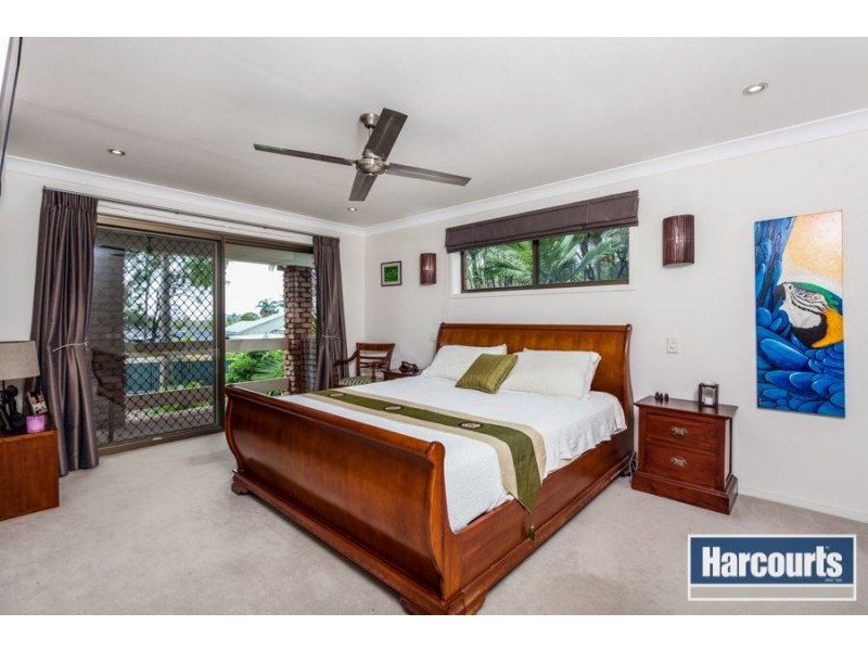 8 Woodford Road, Helensvale QLD 4212