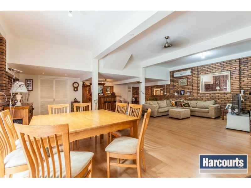 8 Woodford Road, Helensvale QLD 4212