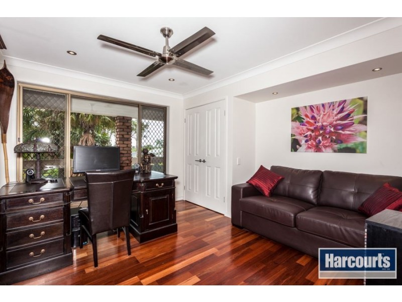 8 Woodford Road, Helensvale QLD 4212
