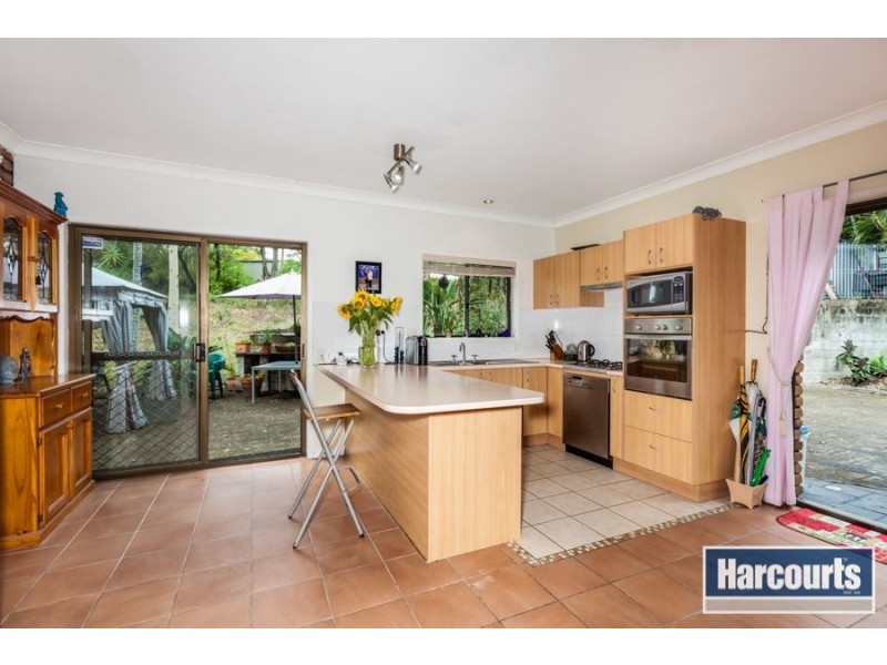 8 Woodford Road, Helensvale QLD 4212