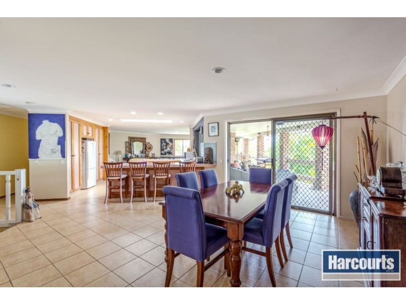 8 Woodford Road, Helensvale QLD 4212