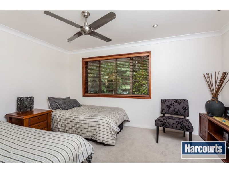 8 Woodford Road, Helensvale QLD 4212