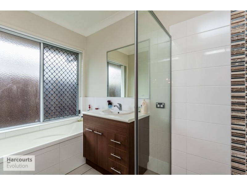 64 Wunburra Circle, Pacific Pines QLD 4211