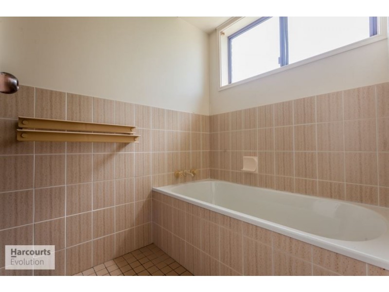 1 Penrith Court, Helensvale QLD 4212