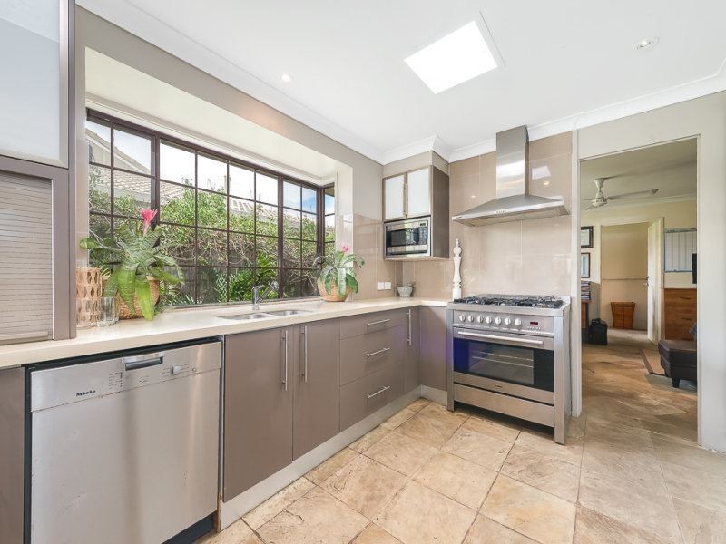 343 Bayview Street, Hollywell QLD 4216