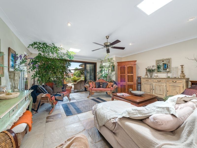 343 Bayview Street, Hollywell QLD 4216