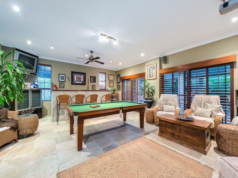 343 Bayview Street, Hollywell QLD 4216