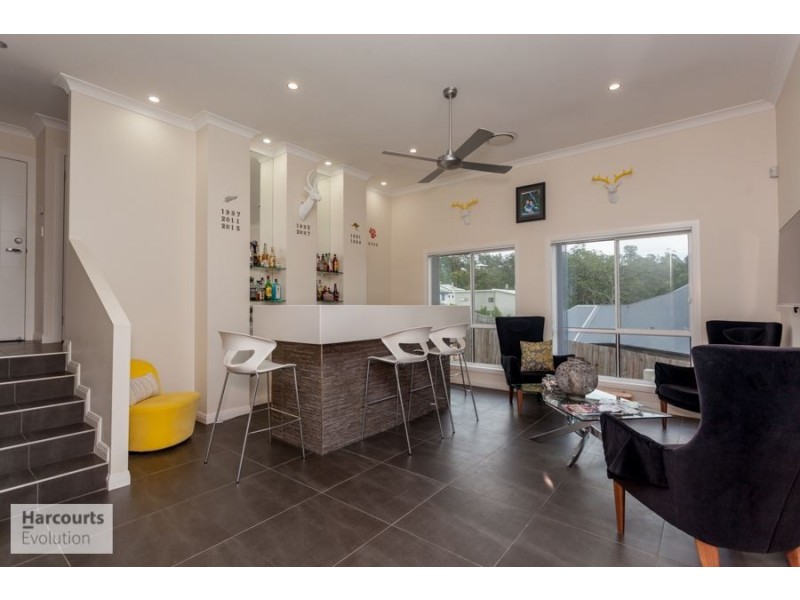 23 Diamantina Cct, Pacific Pines QLD 4211