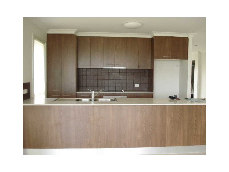 1/1 Bowley Street, Pacific Pines QLD 4211