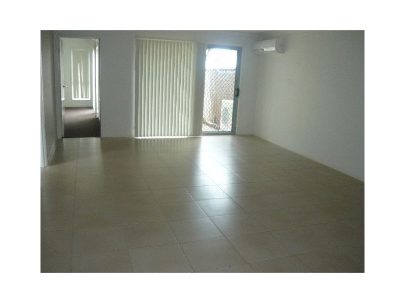 1/1 Bowley Street, Pacific Pines QLD 4211