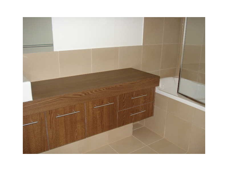 1/1 Bowley Street, Pacific Pines QLD 4211