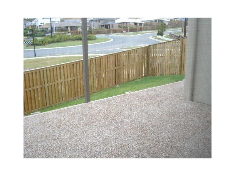 1/1 Bowley Street, Pacific Pines QLD 4211