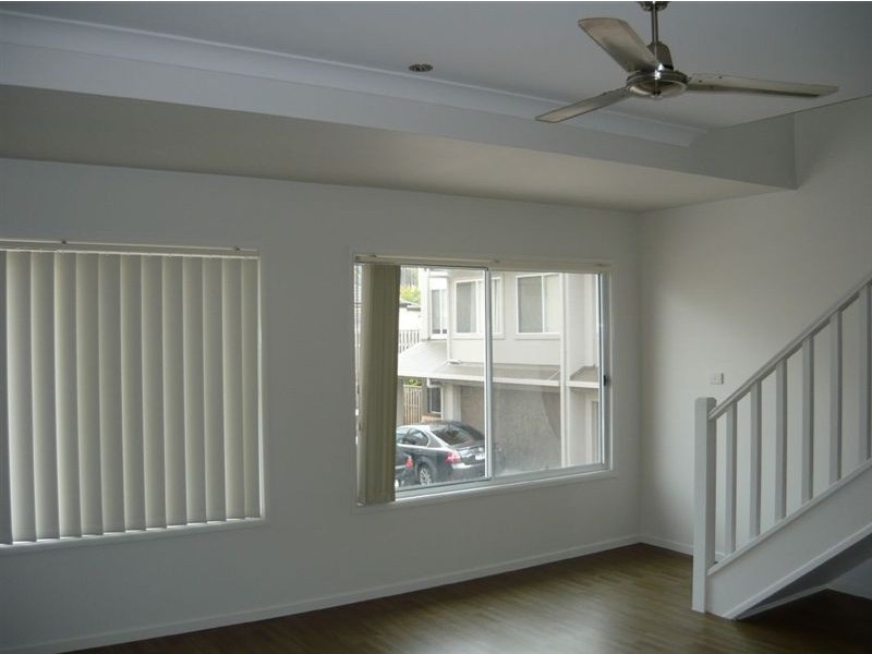 6/8 Alexandrina Drive, Varsity Lakes QLD 4227