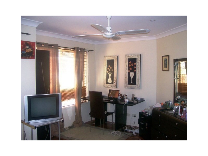 4 Moonda Court, Helensvale QLD 4212
