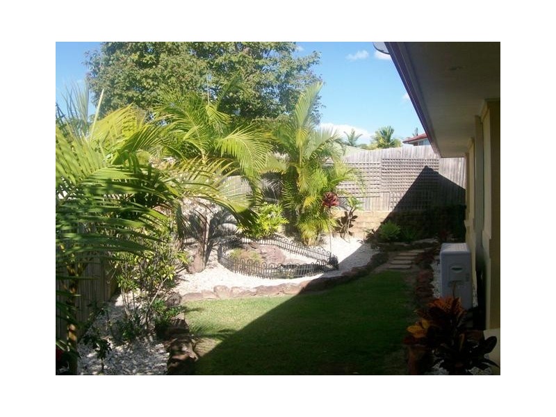 4 Moonda Court, Helensvale QLD 4212
