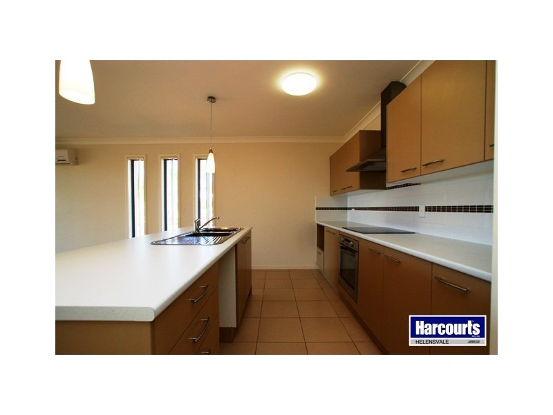 10 Twynam Mews, Pacific Pines QLD 4211