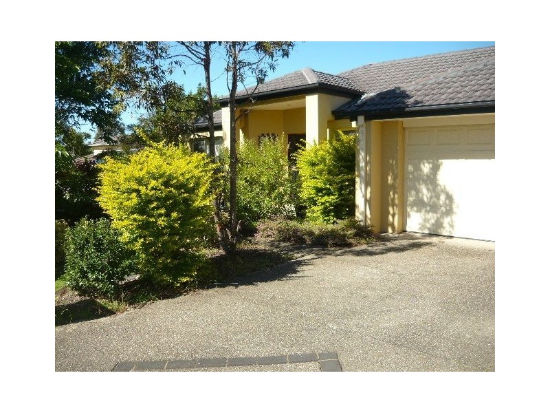4 Mackellar Rise, Pacific Pines QLD 4211