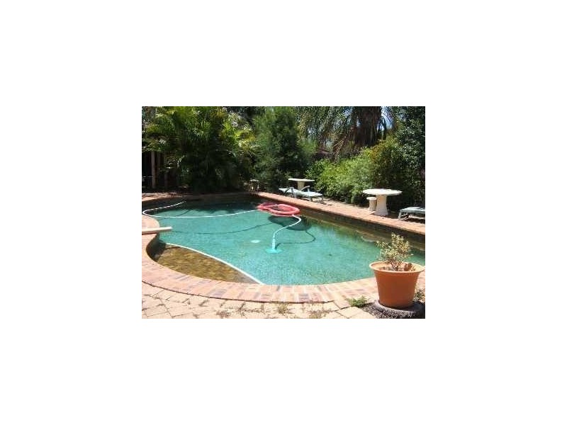 12 Nowra Court, Helensvale QLD 4212