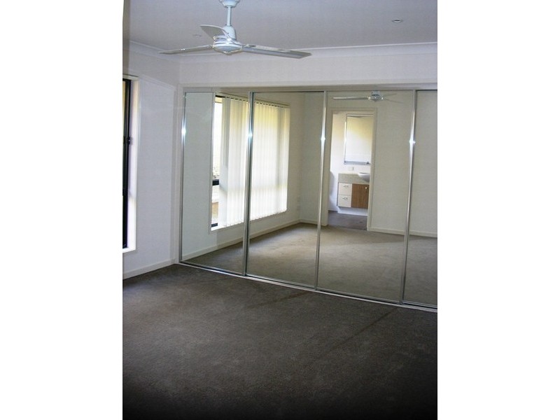 2/11 Ravensthorpe Drive, Ormeau QLD 4208