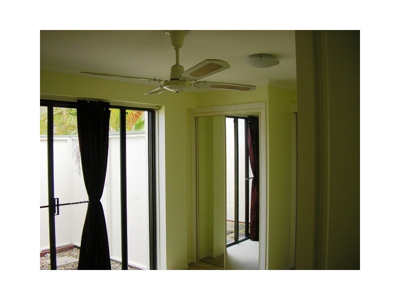 5 Bathurst Court, Helensvale QLD 4212