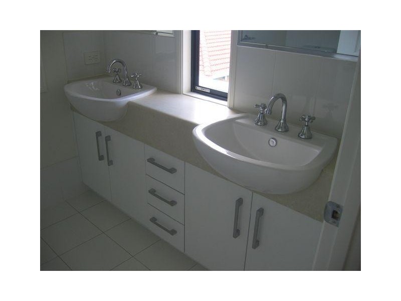 3/100 Imperial Parade, Labrador QLD 4215