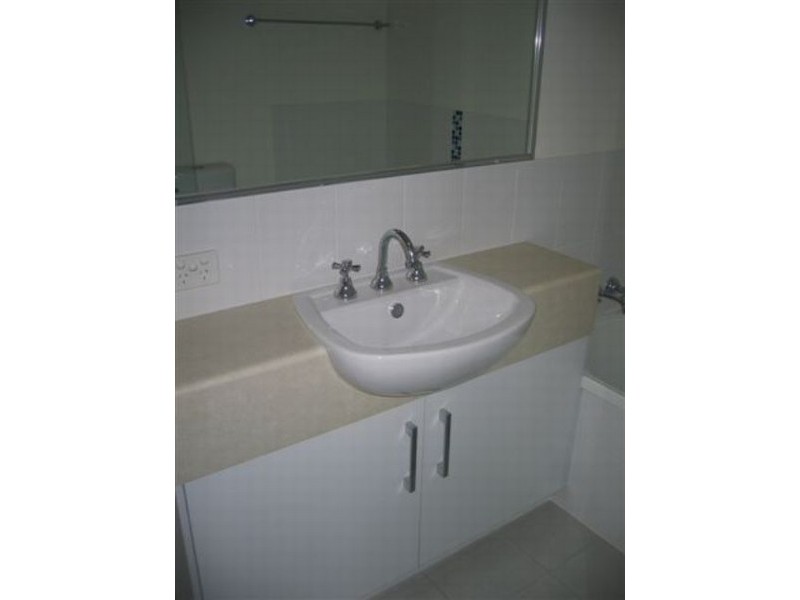3/100 Imperial Parade, Labrador QLD 4215