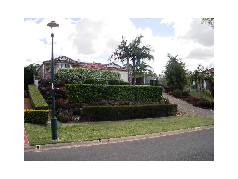 43 Gippsland Drive, Helensvale QLD 4212