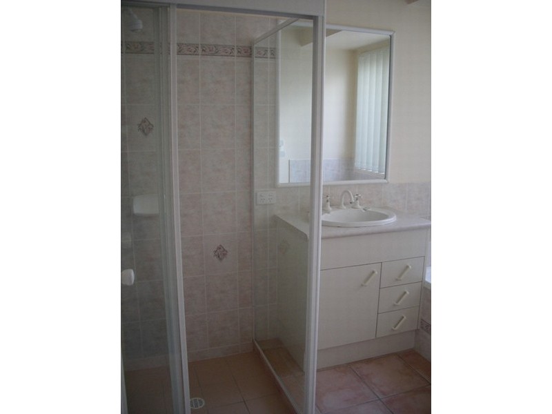 43 Gippsland Drive, Helensvale QLD 4212