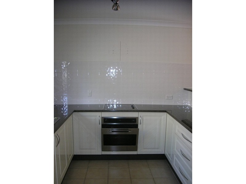 24 Bathurst Court, Helensvale QLD 4212