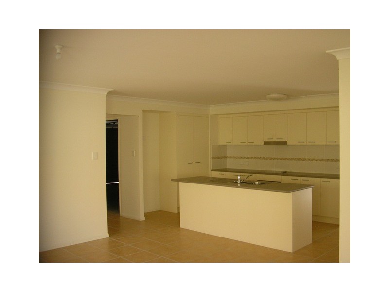 12 Kadie Court, Pacific Pines QLD 4211