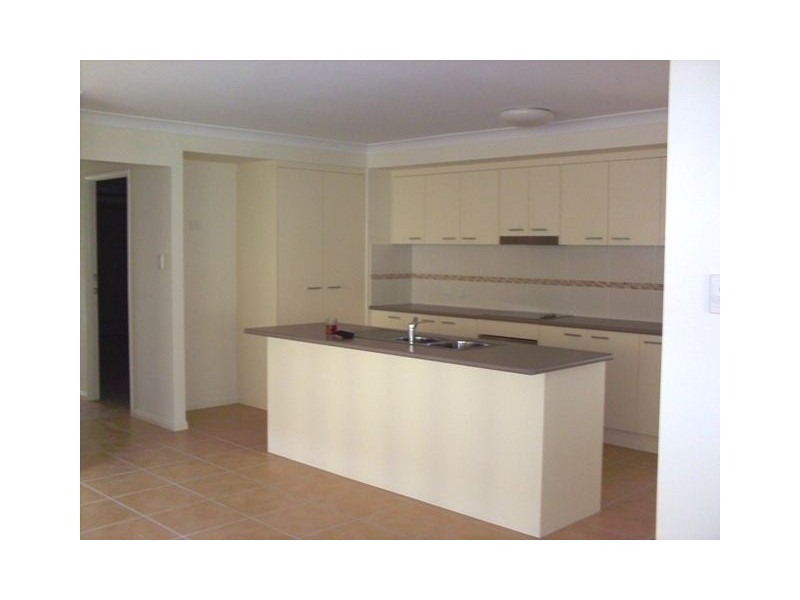 12 Kadie Place, Pacific Pines QLD 4211