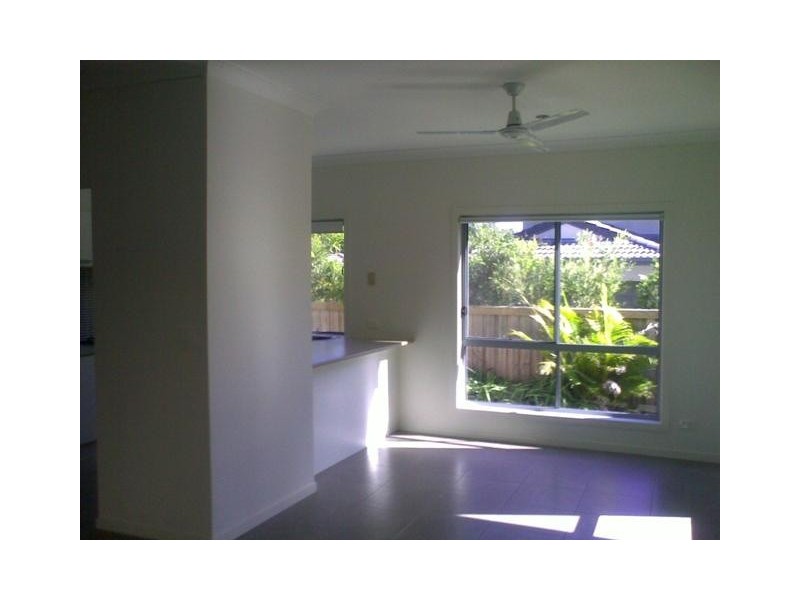 3/16-18 Geoff Wolter Drive, Molendinar QLD 4214