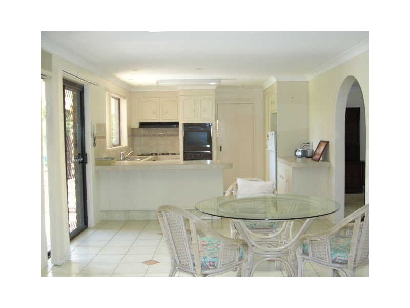 8 Morwell Court, Helensvale QLD 4212