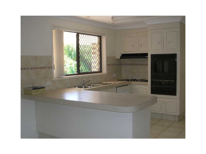 8 Morwell Court, Helensvale QLD 4212