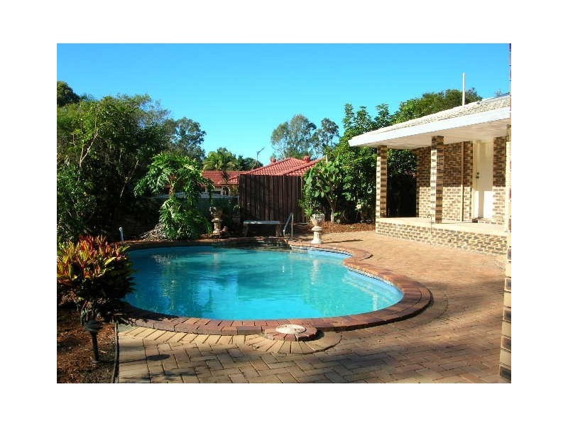 8 Morwell Court, Helensvale QLD 4212