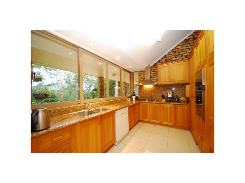 90 Herron Road, Pullenvale QLD 4069