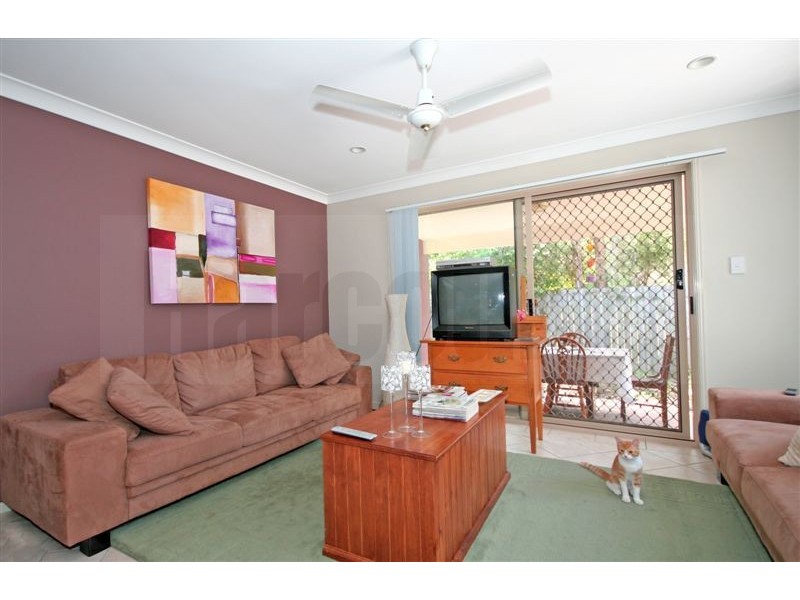 2/78 Brookfield Road, Kenmore QLD 4069