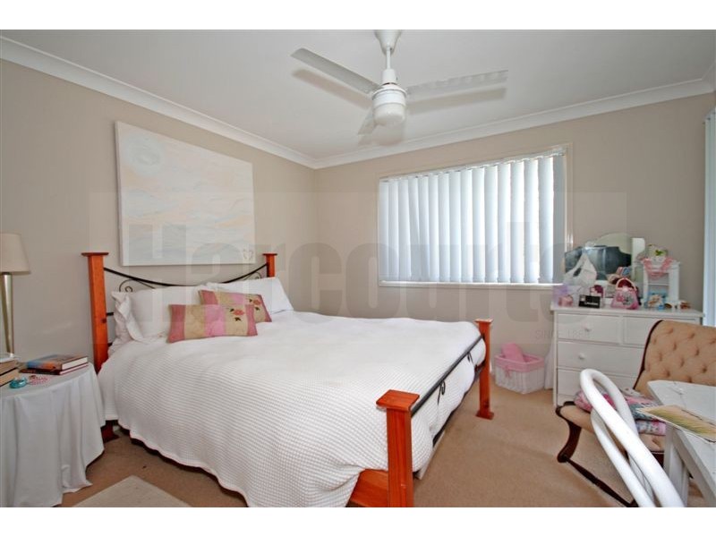 2/78 Brookfield Road, Kenmore QLD 4069