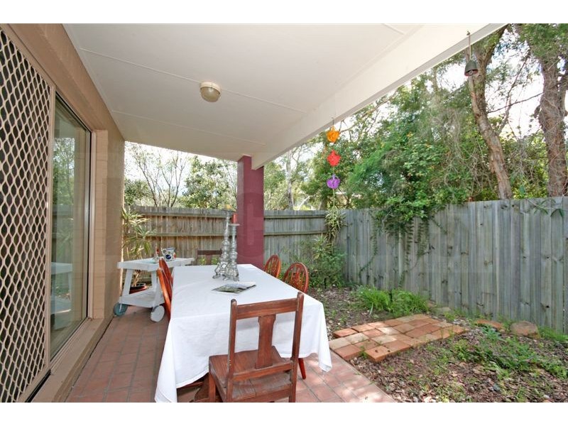 2/78 Brookfield Road, Kenmore QLD 4069