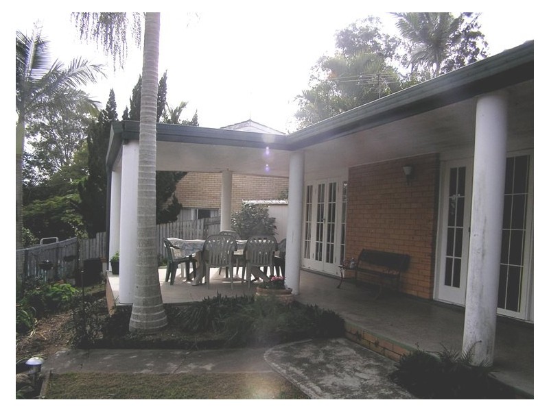 27 Marland Street, Kenmore QLD 4069