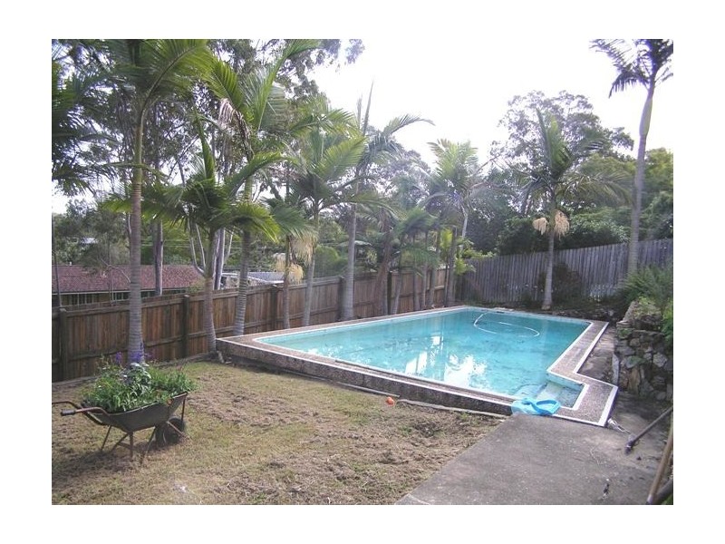 27 Marland Street, Kenmore QLD 4069