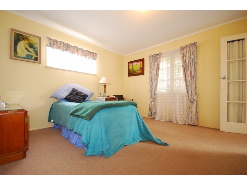 27 Marland Street, Kenmore QLD 4069