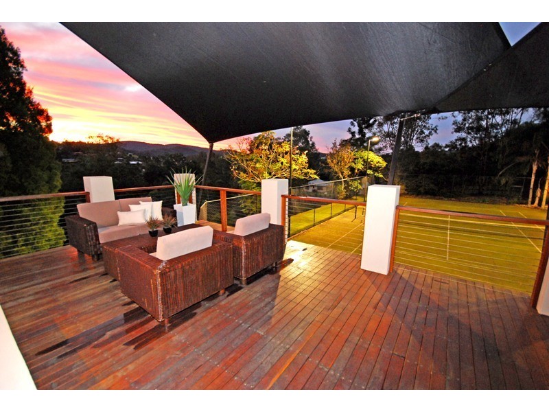 91 Airlie Rd, Pullenvale QLD 4069