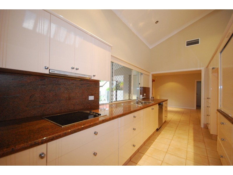 91 Airlie Rd, Pullenvale QLD 4069